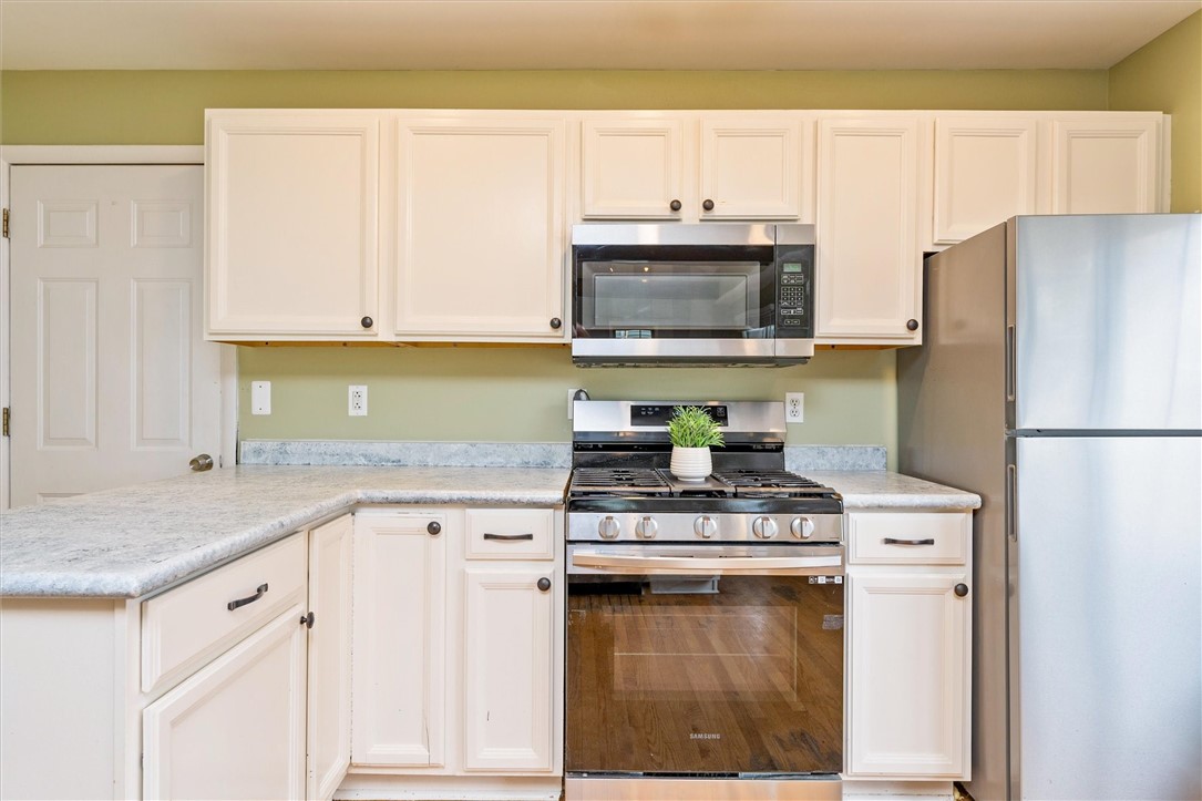 227 Walzer Road Irondequoit, NY 14622 - Photo 18 of 48