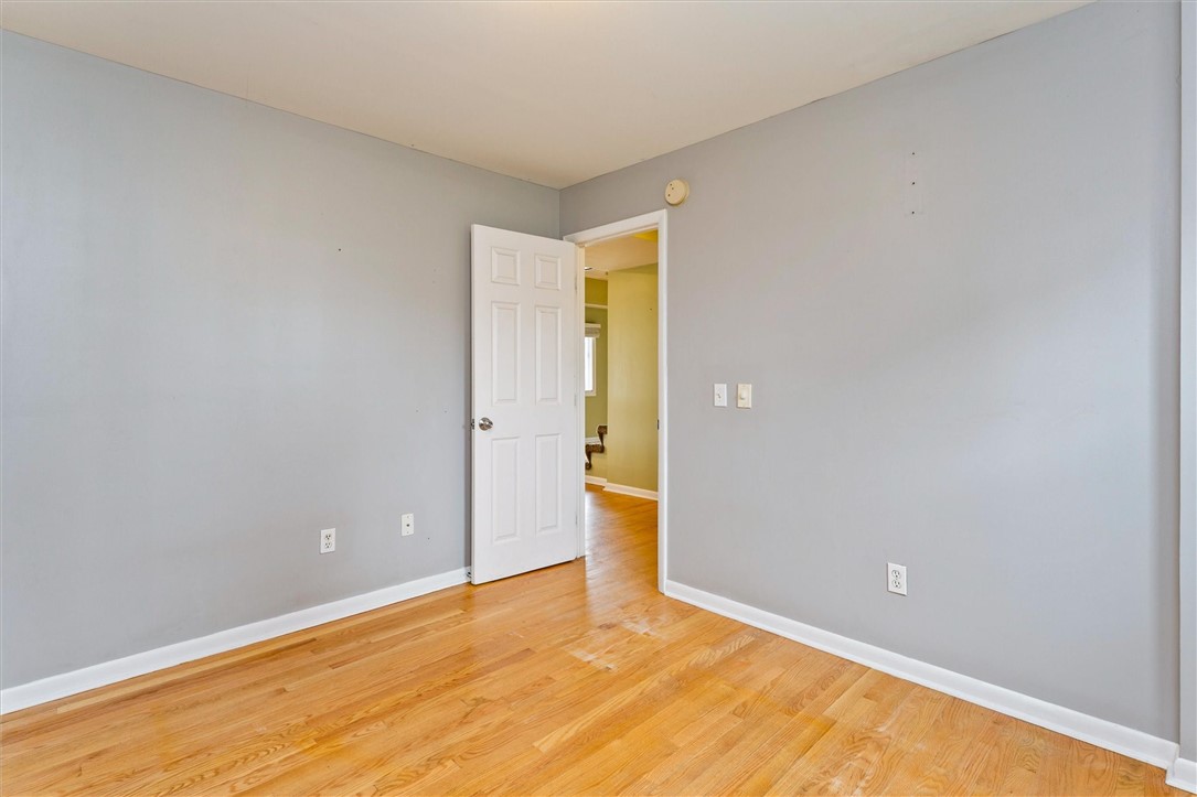 227 Walzer Road Irondequoit, NY 14622 - Photo 20 of 48