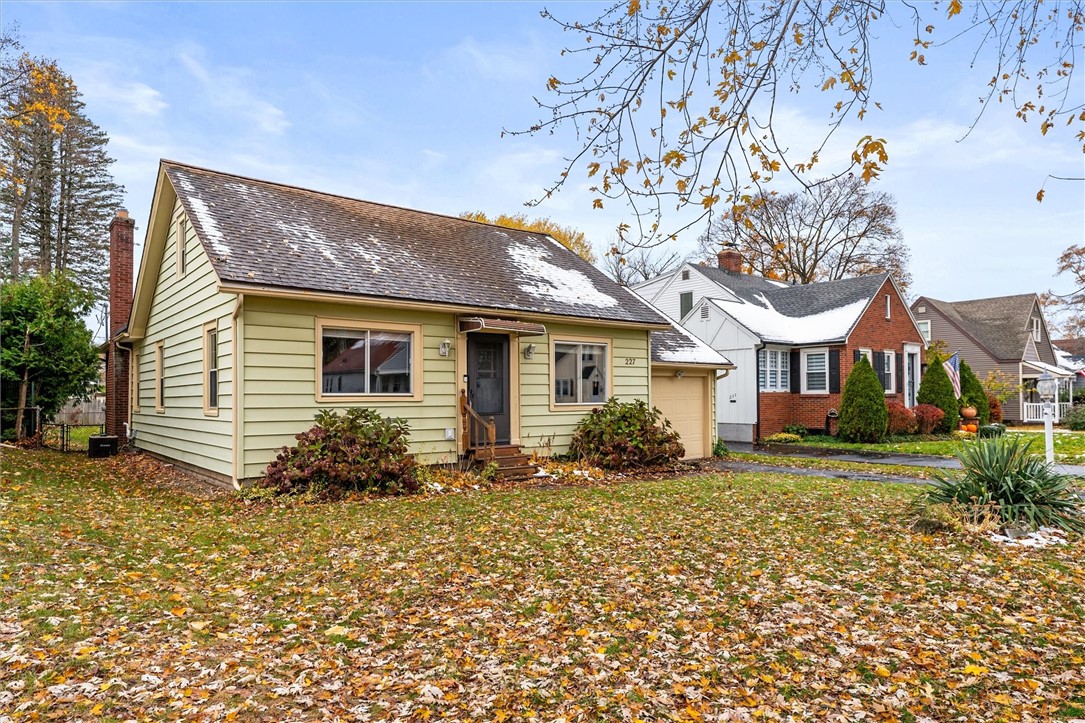 227 Walzer Road Irondequoit, NY 14622 - Photo 2 of 48