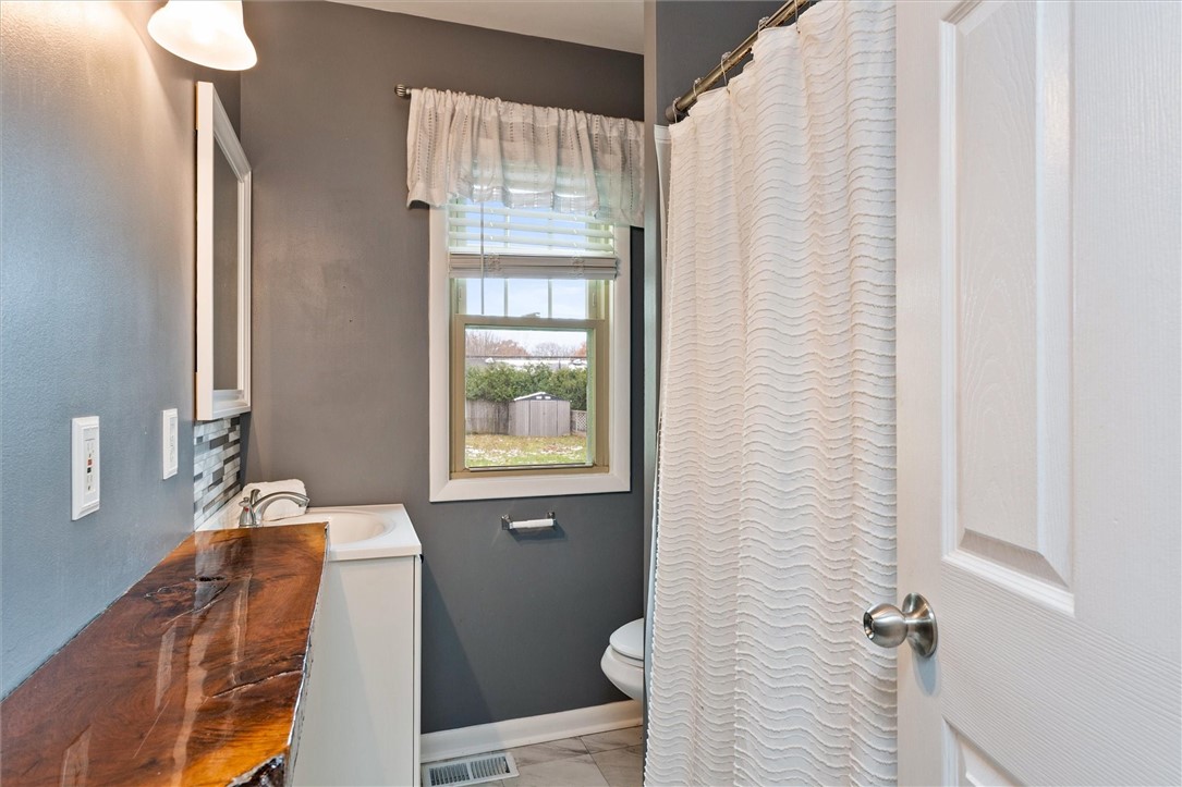 227 Walzer Road Irondequoit, NY 14622 - Photo 21 of 48