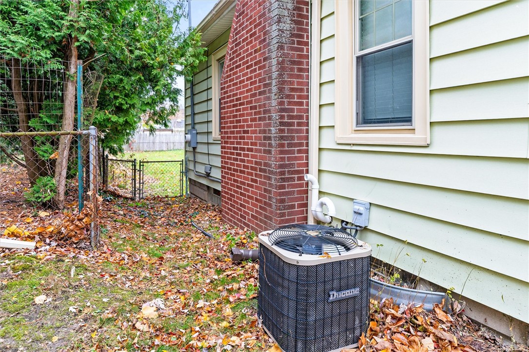 227 Walzer Road Irondequoit, NY 14622 - Photo 39 of 48