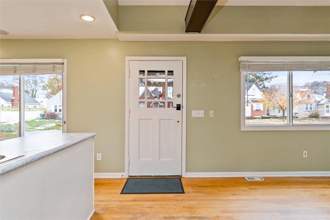 227 Walzer Road Irondequoit, NY 14622 - Photo 4 of 48