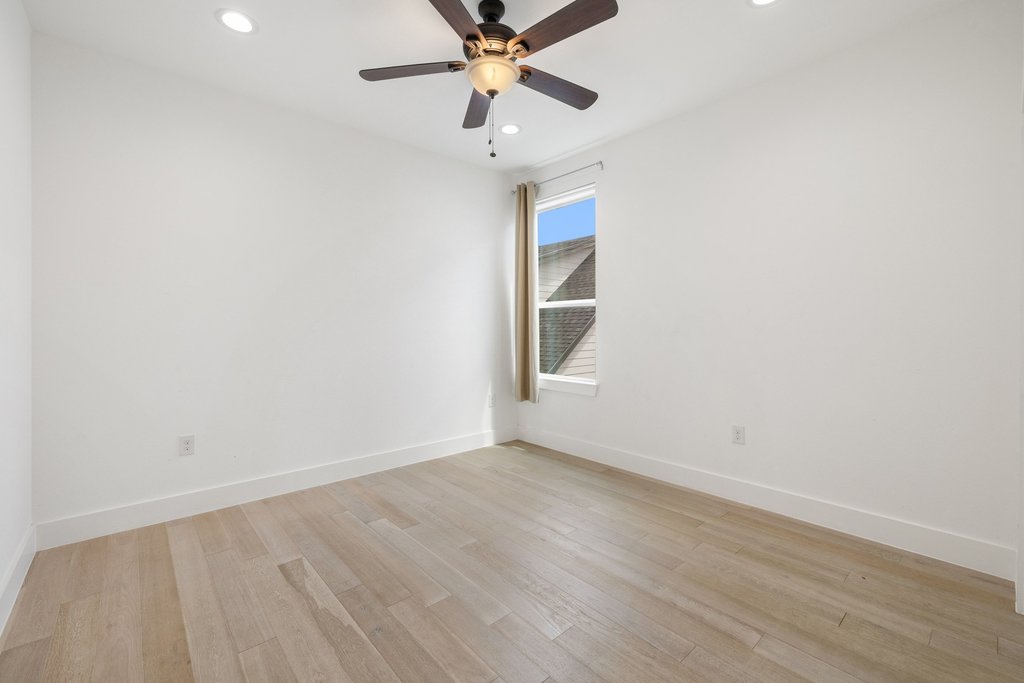 2602 East 13th Street Austin, TX 78702 - Photo 18 of 27 Second guest bedroom