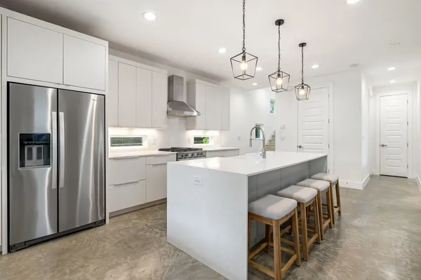 $809,500 | 2602 East 13th Street, Austin, TX 78702