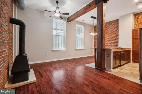 $279,000 | 12 Letitia Street, Unit 201, Philadelphia, PA 19106