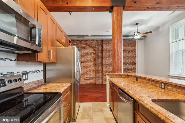 $279,000 | 12 Letitia Street, Unit 201, Philadelphia, PA 19106
