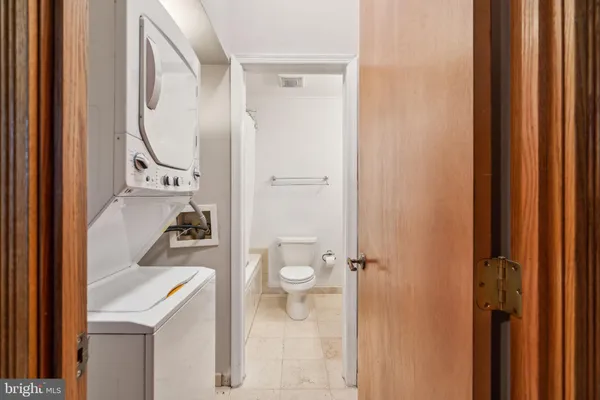 $279,000 | 12 Letitia Street, Unit 201, Philadelphia, PA 19106
