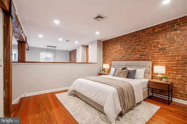 $279,000 | 12 Letitia Street, Unit 201, Philadelphia, PA 19106