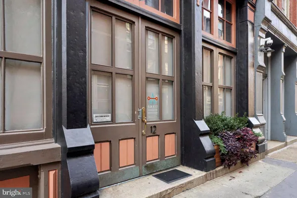 $279,000 | 12 Letitia Street, Unit 201, Philadelphia, PA 19106
