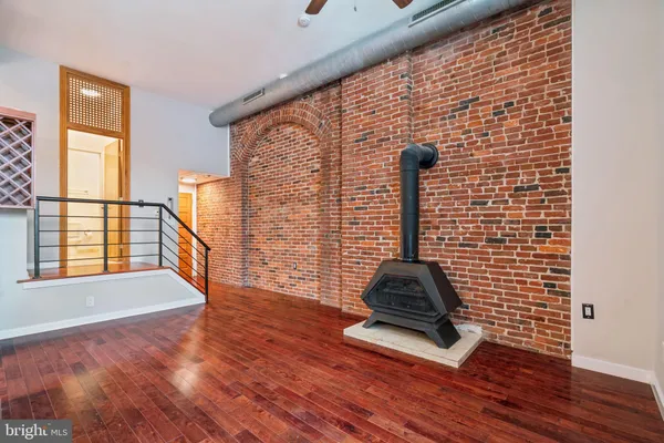 $279,000 | 12 Letitia Street, Unit 201, Philadelphia, PA 19106