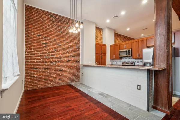 $279,000 | 12 Letitia Street, Unit 201, Philadelphia, PA 19106
