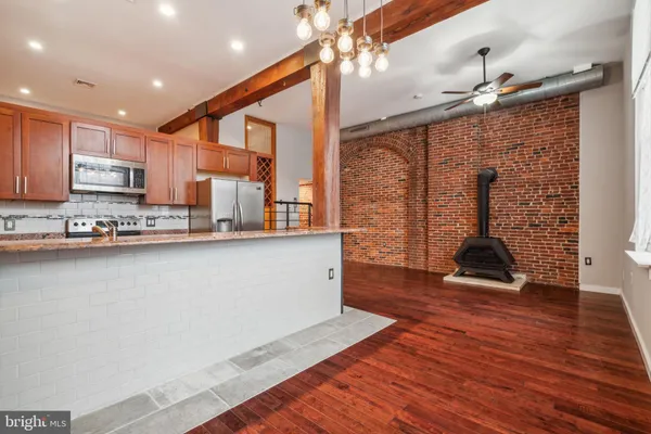 $279,000 | 12 Letitia Street, Unit 201, Philadelphia, PA 19106