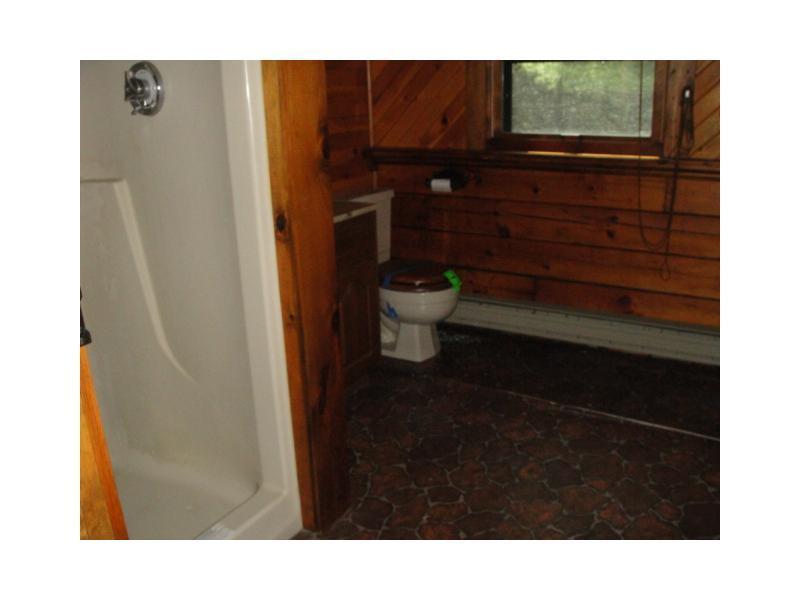 805 North Dexter Road Sangerville, ME 04479 - Photo 12 of 13 Bathroom. up