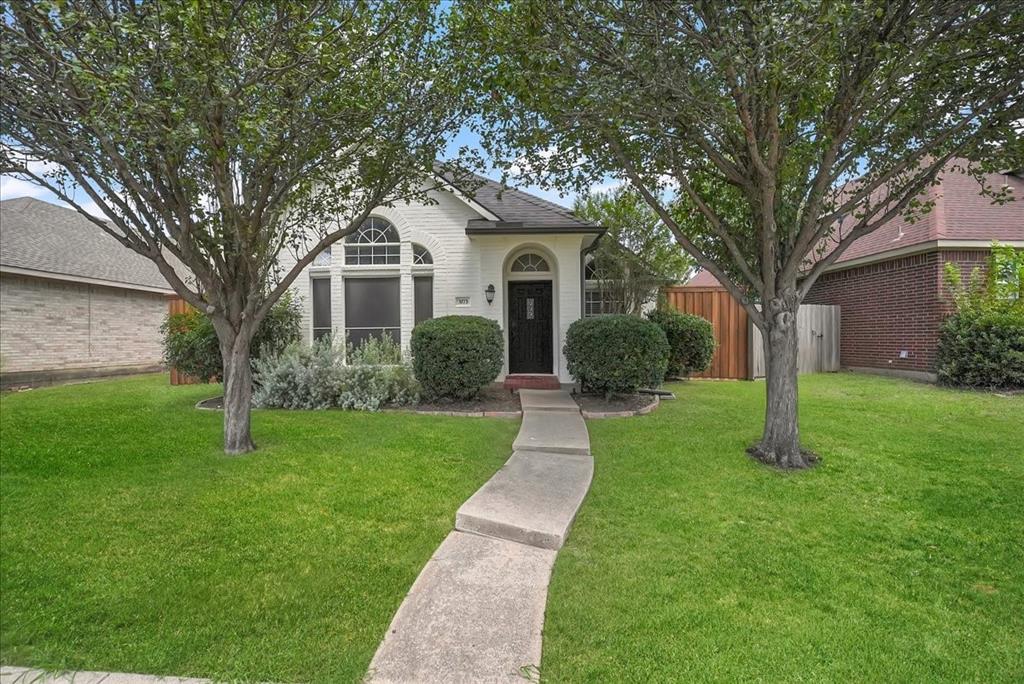 3173 Riverside Drive Carrollton, TX 75007 - Photo 2 of 31