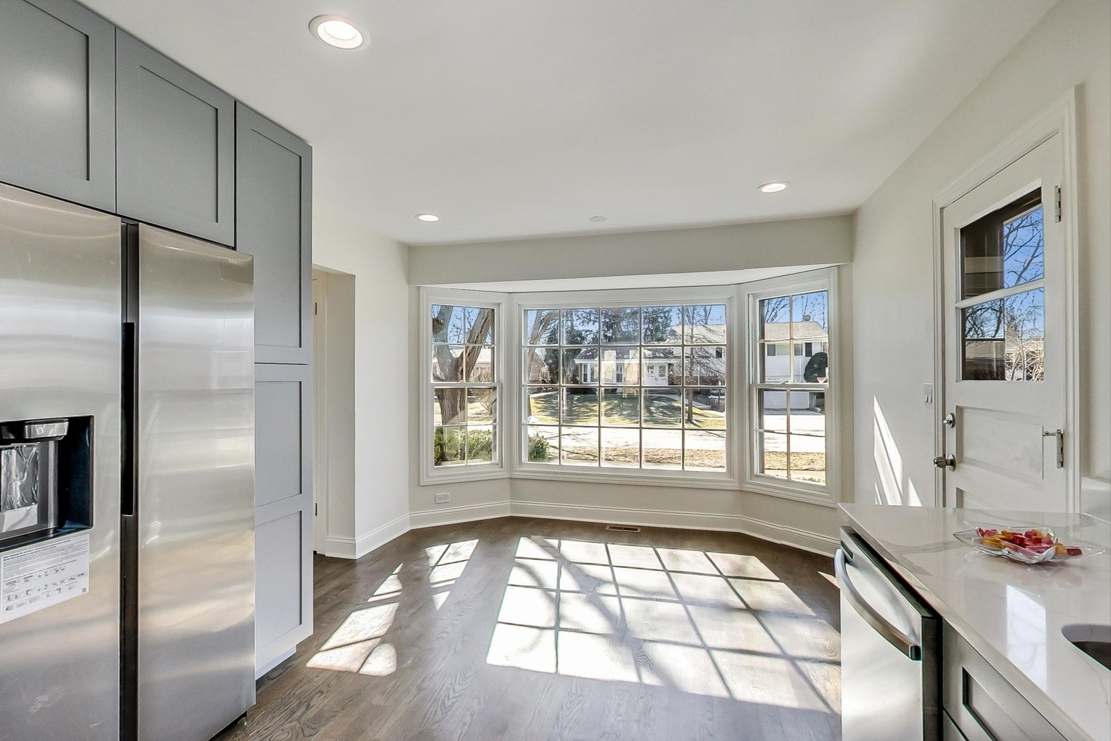 1835 Smith Road Northbrook, IL 60062 - Photo 15 of 54 a view of an empty room with a window