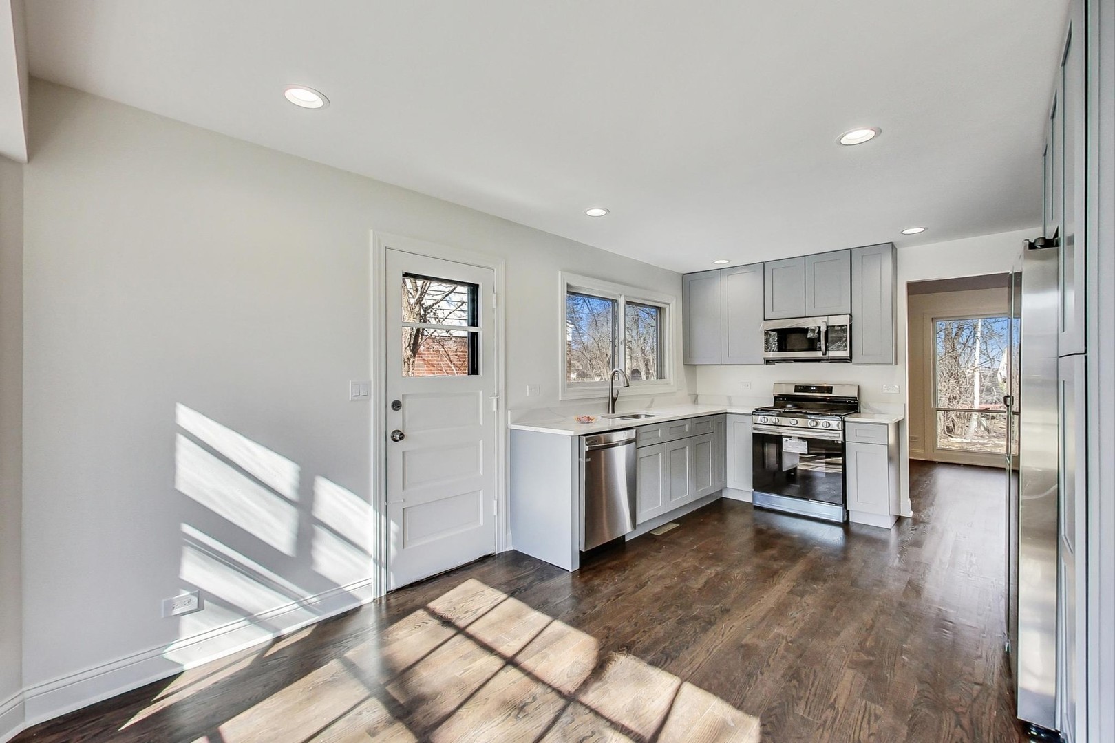 1835 Smith Road Northbrook, IL 60062 - Photo 16 of 54