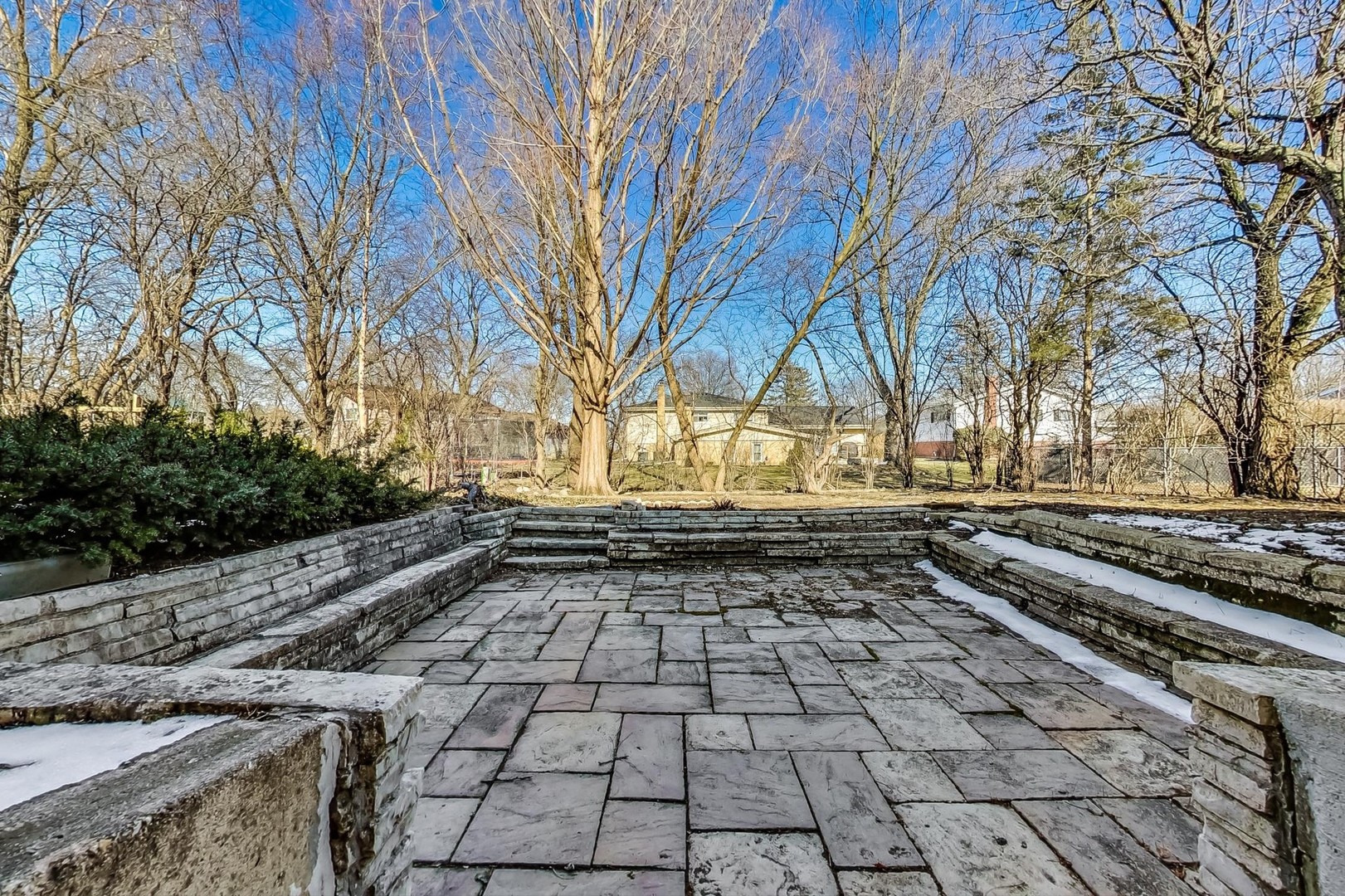 1835 Smith Road Northbrook, IL 60062 - Photo 46 of 54 a view of a yard with trees