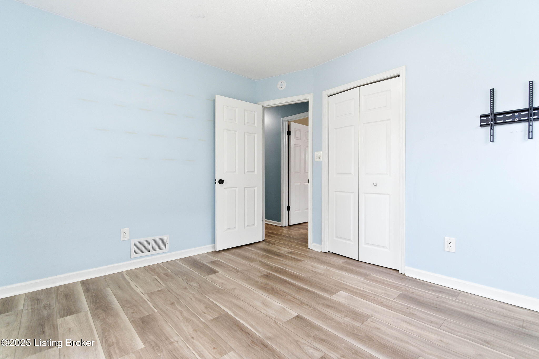 4526 Sandhill Road Louisville, KY 40219 - Photo 32 of 57 Bedroom2.2