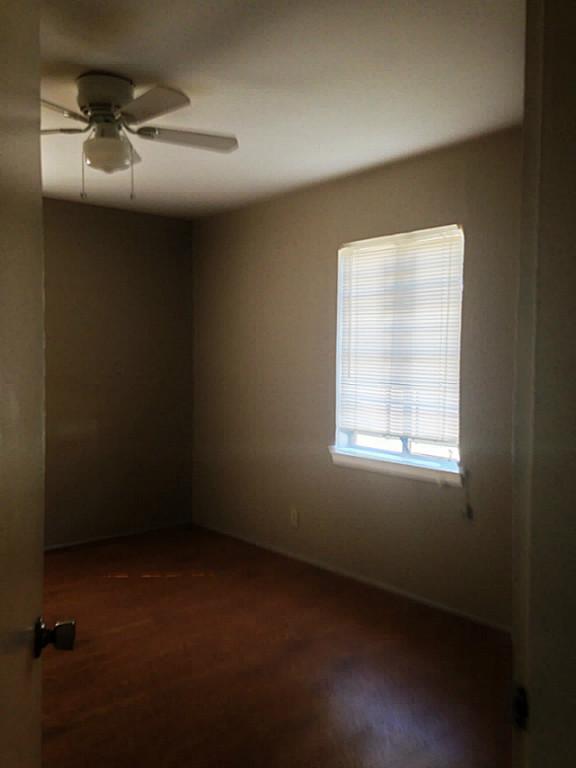 5342 Leeland Street, Unit 2 Houston, TX 77023 - Photo 6 of 8 an empty room with a window