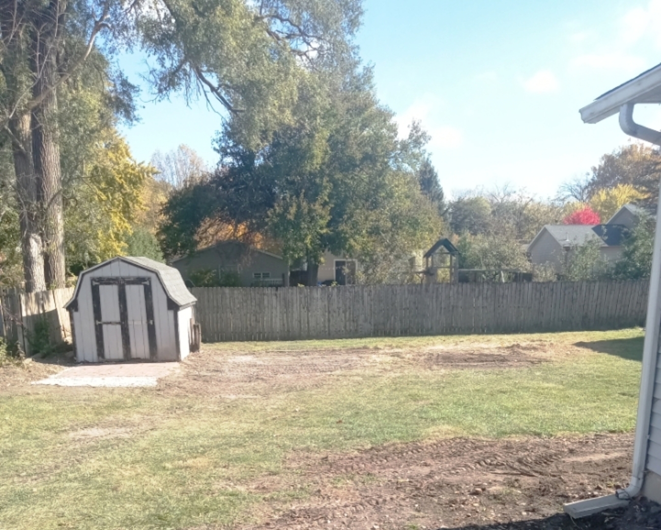 122 Portland Avenue Oglesby, IL 61348 - Photo 18 of 21 a view of a backyard with large trees