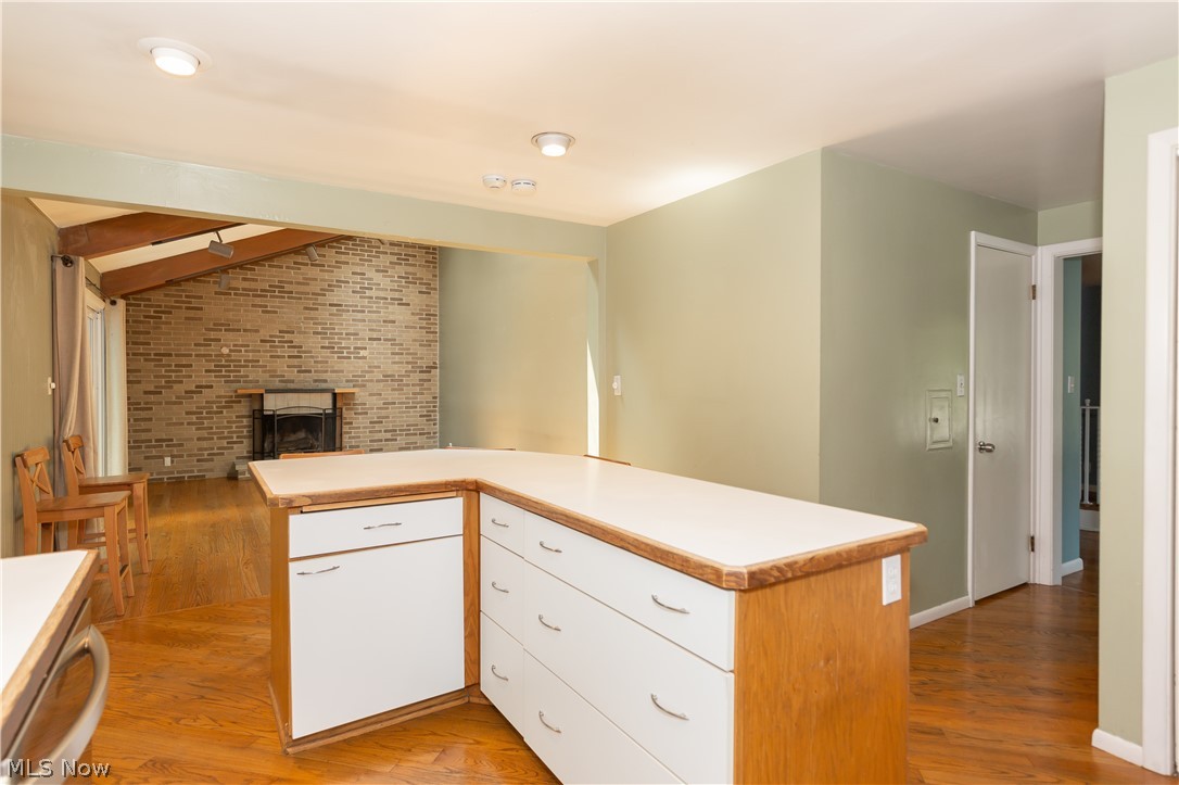 1099 Dorsh Road Cleveland, OH 44121 - Photo 8 of 29 Gallery Image 8