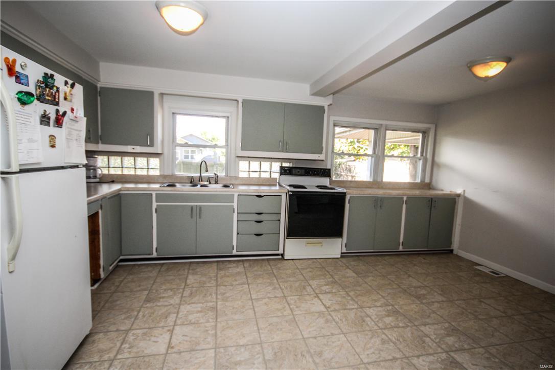 141 West 1st Street Roxana, IL 62084 - Photo 12 of 20