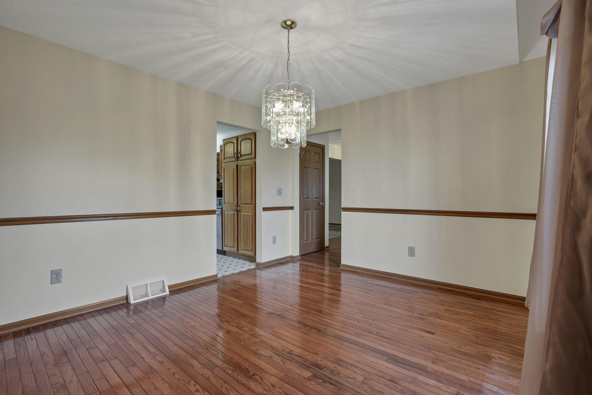 7017 Hollow Road Southwest Pataskala, OH 43062 - Photo 23 of 67 Dining Room