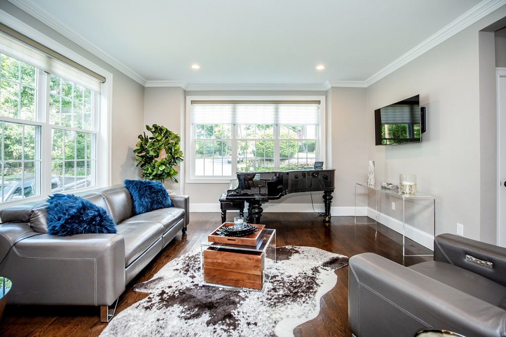 49 Circuit Road Dedham, MA 02026 - Photo 5 of 32 Gallery Image 5