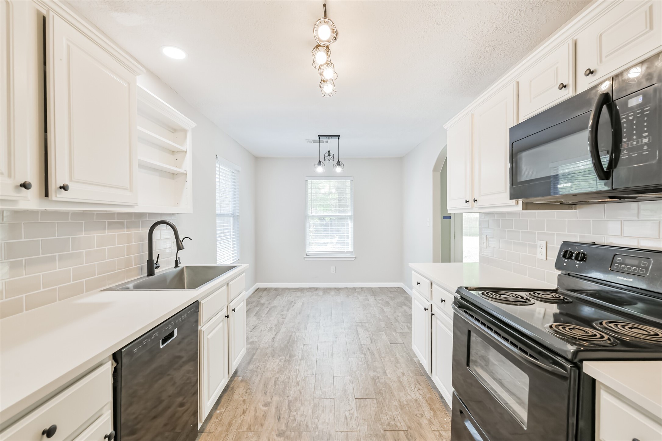 16468 Ryan Guinn Way Conroe, TX 77303 - Photo 9 of 31