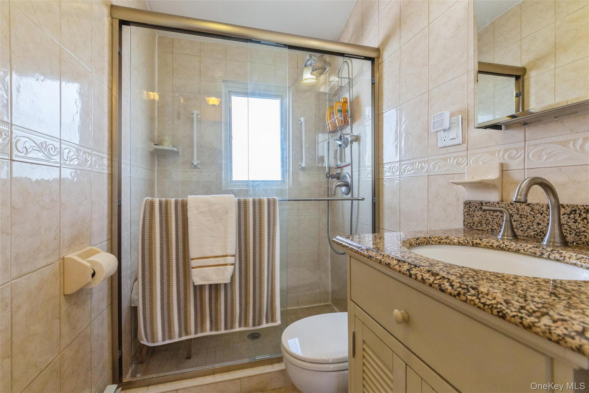 181 Suffolk Road, Unit UPPR Island Park, NY 11558 - Photo 20 of 24 Gallery Image 20