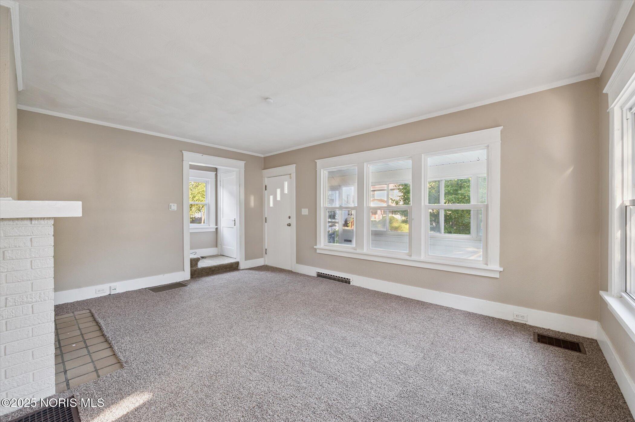 1809 Pilgrim Road Toledo, OH 43607 - Photo 9 of 41 12-1809-Pilgrim-Rd-Toledo-OH-43607-Windo