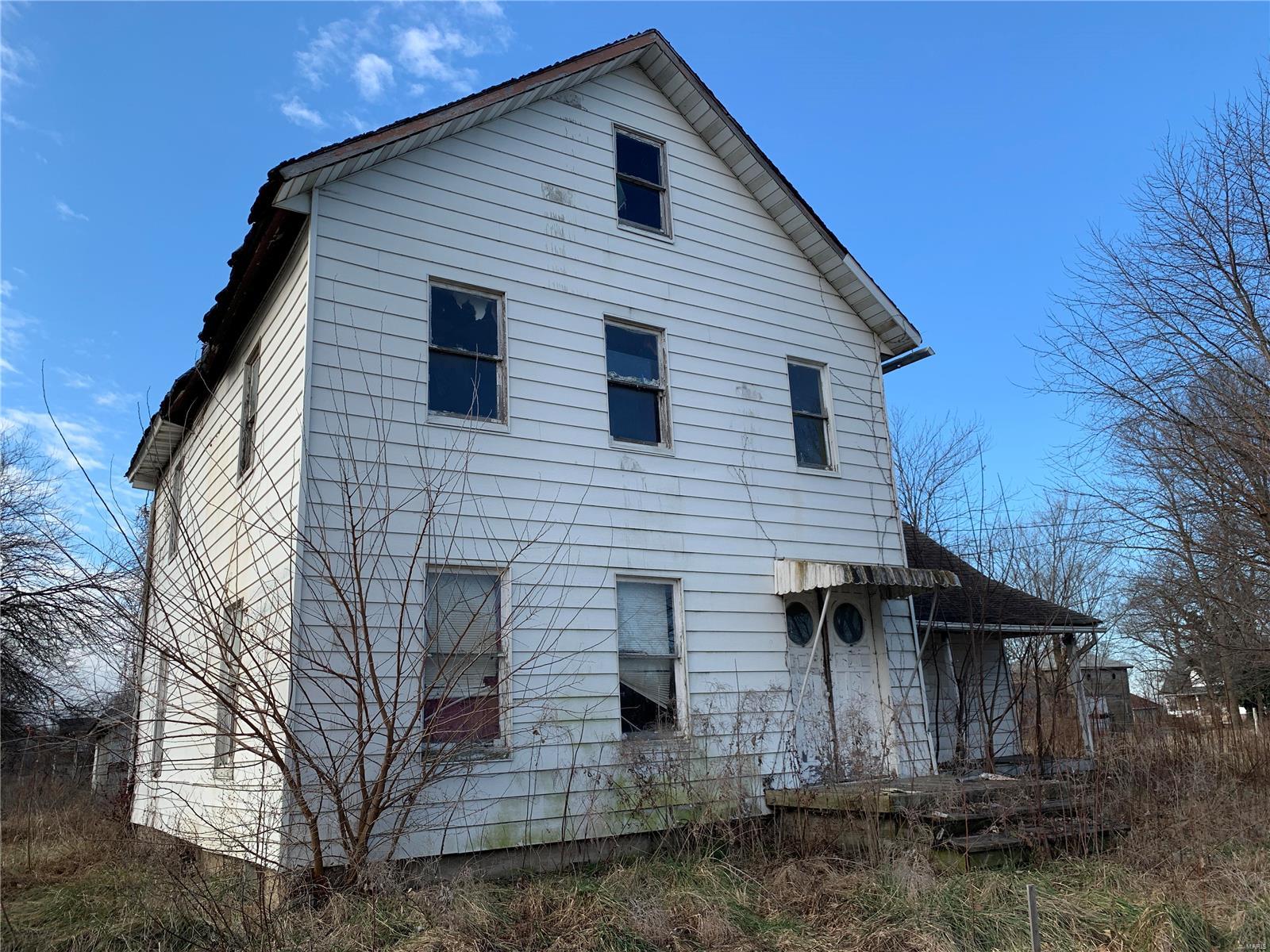 303 North Pine Street Irving, IL 62051 - Photo 2 of 12