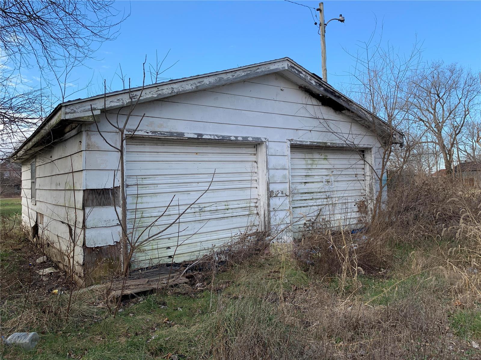 303 North Pine Street Irving, IL 62051 - Photo 7 of 12