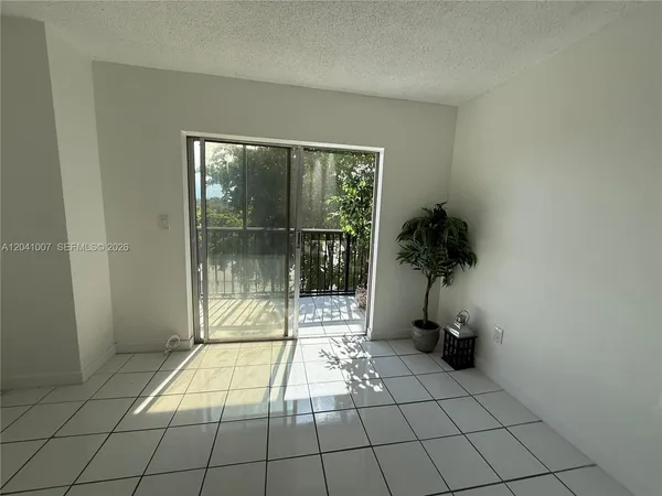 $1,900 | 13455 Northeast 10th Avenue, Unit 410, North Miami, FL 33161