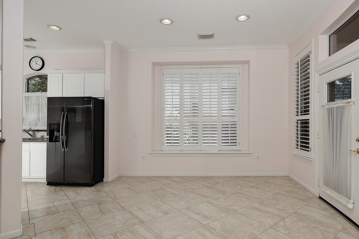 7 Sovereign Way Conroe, TX 77384 - Photo 11 of 47 a view of an empty room with a window