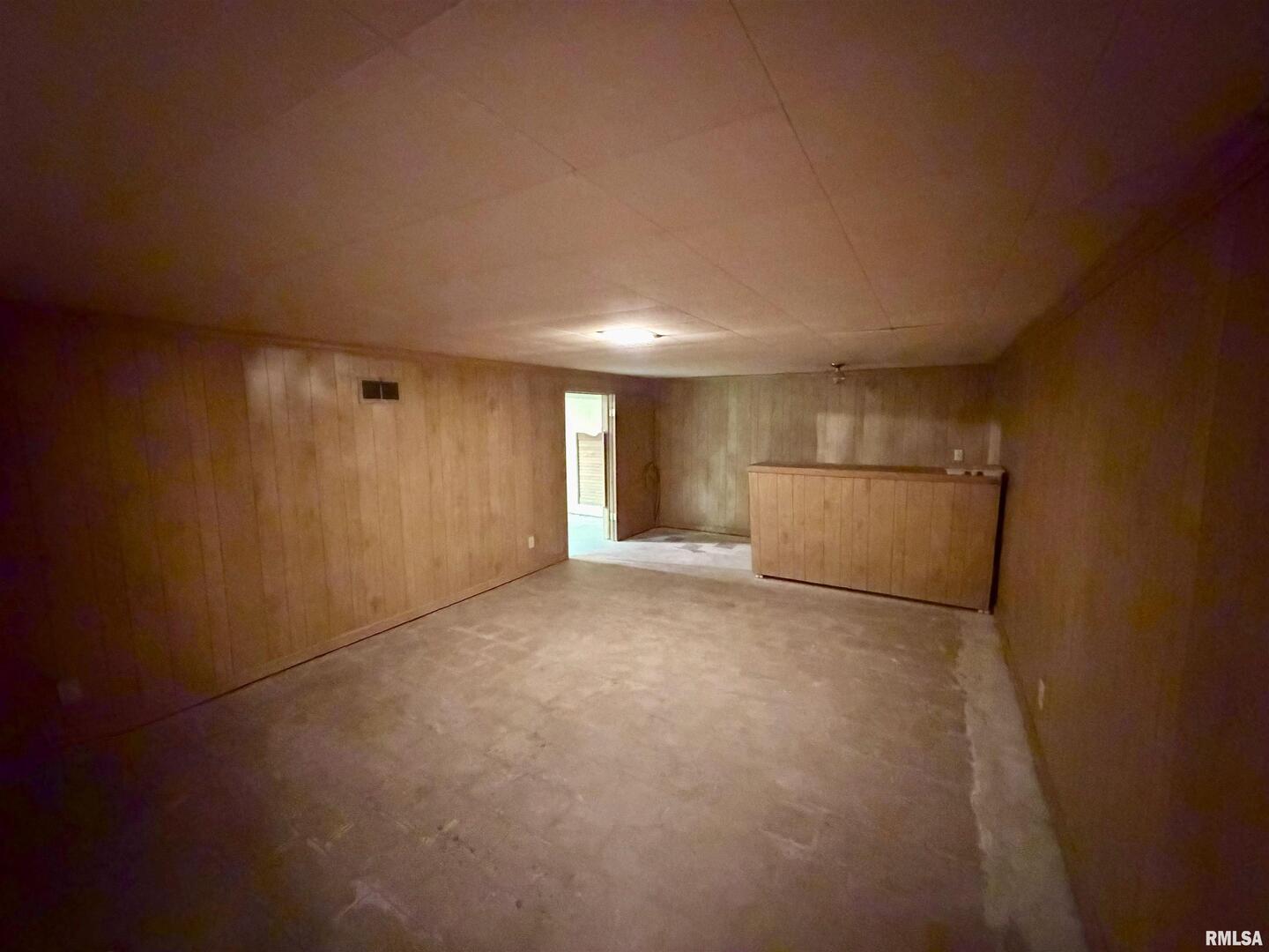 712 3rd Street Seaton, IL 61476 - Photo 11 of 15 a view of empty room