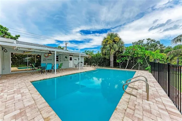 $3,999 | 2705 South Brink Avenue, Sarasota, FL 34239