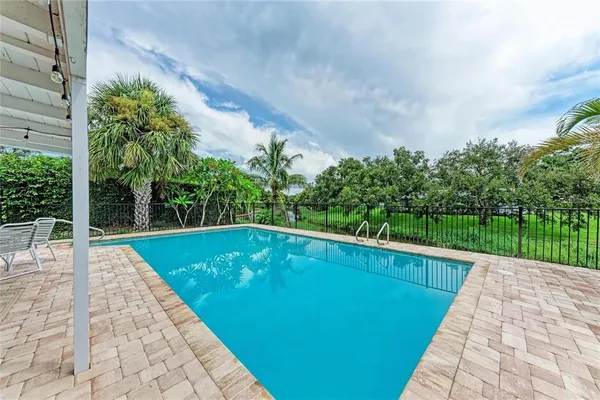 $3,999 | 2705 South Brink Avenue, Sarasota, FL 34239