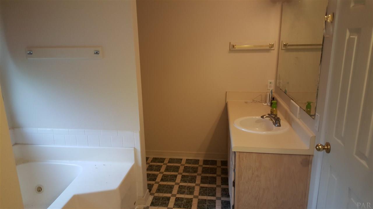 2795 West Roberts Road Cantonment, FL 32533 - Photo 11 of 17 Gallery Image 11