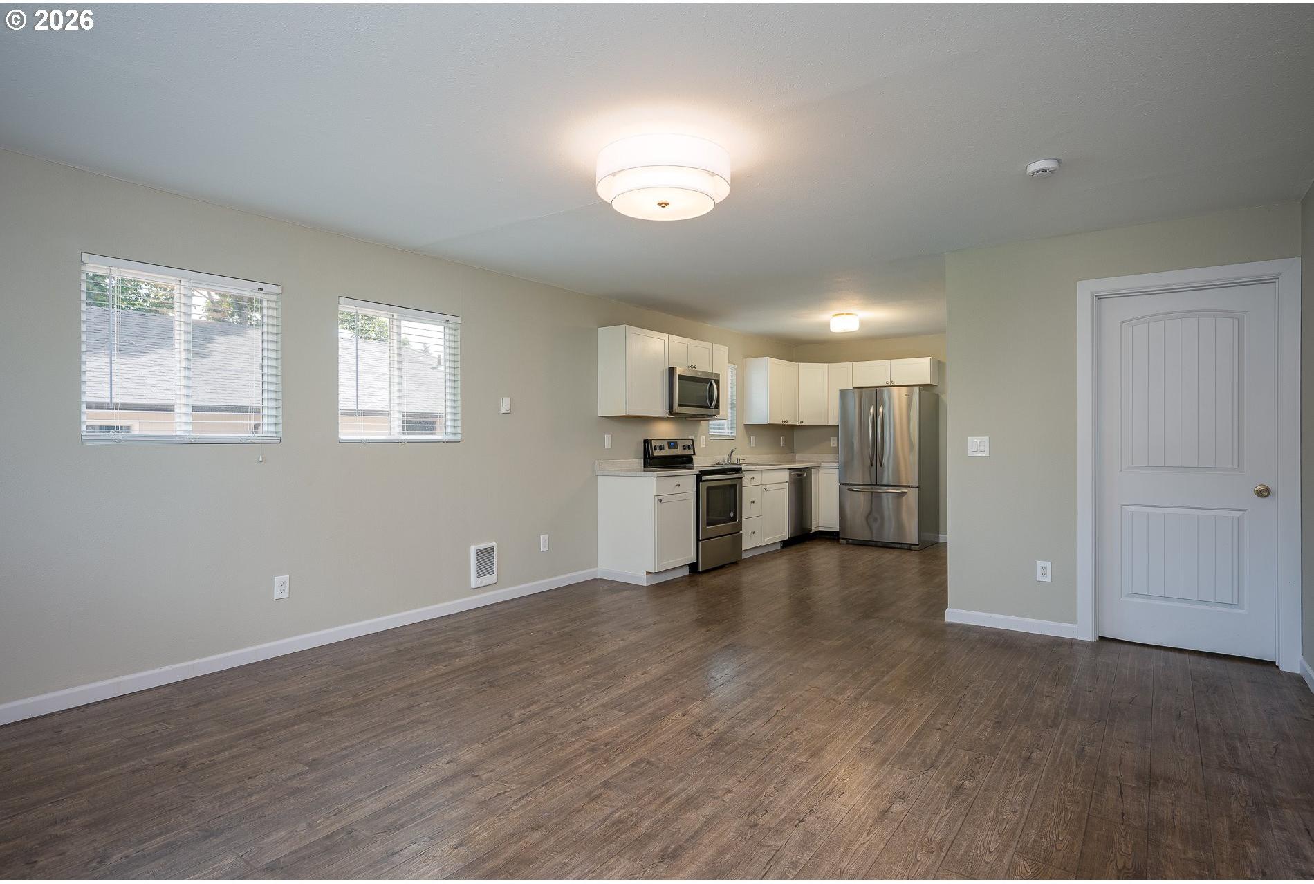 12344 Southeast Bush Street Portland, OR 97236 - Photo 8 of 28 Unit #3