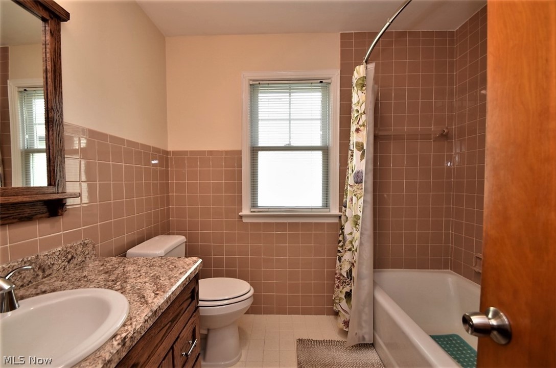 1651 Harwich Road Cleveland, OH 44124 - Photo 20 of 33