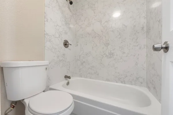 $156,900 | 9371 Pagewood Lane, Houston, TX 77063