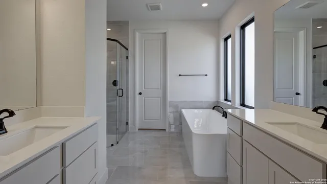 $599,900 | 237 Hidalgo, Boerne, TX 78006