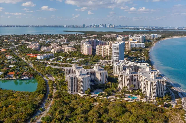 $1,395,000 | 1121 Crandon Boulevard, Unit F206, Key Biscayne, FL 33149