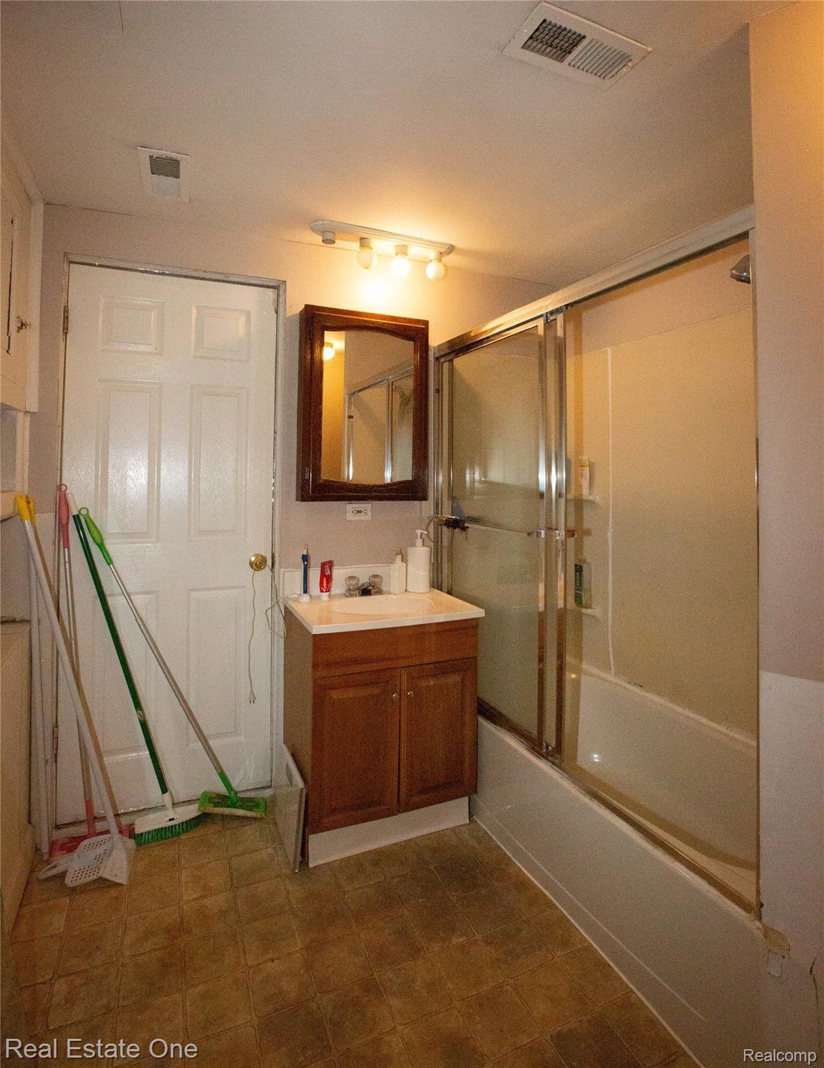 8680 Millis Road Utica, MI 48317 - Photo 31 of 43 0S4A5465.jpg