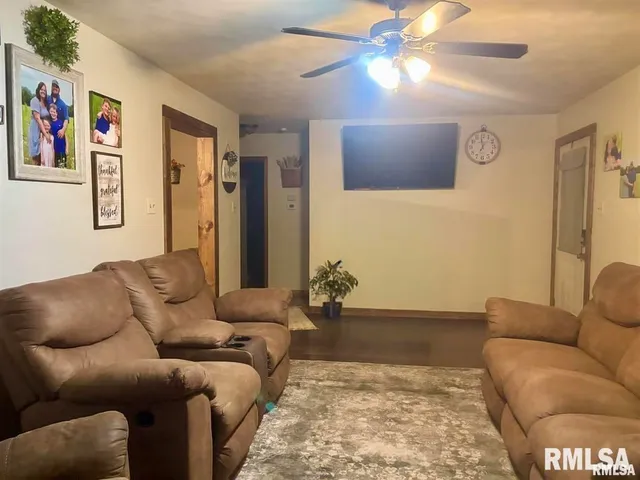 $72,500 | 200 West Ave B, Lewistown, IL 61542