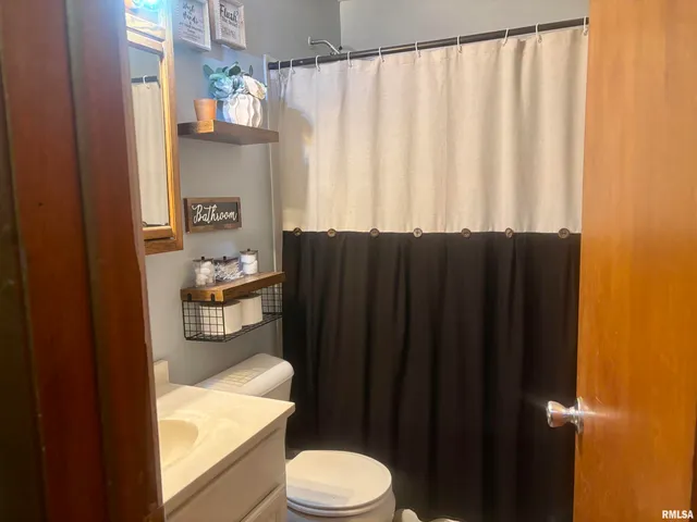 $72,500 | 200 West Ave B, Lewistown, IL 61542