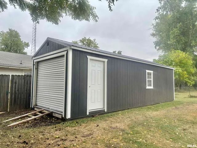 $72,500 | 200 West Ave B, Lewistown, IL 61542