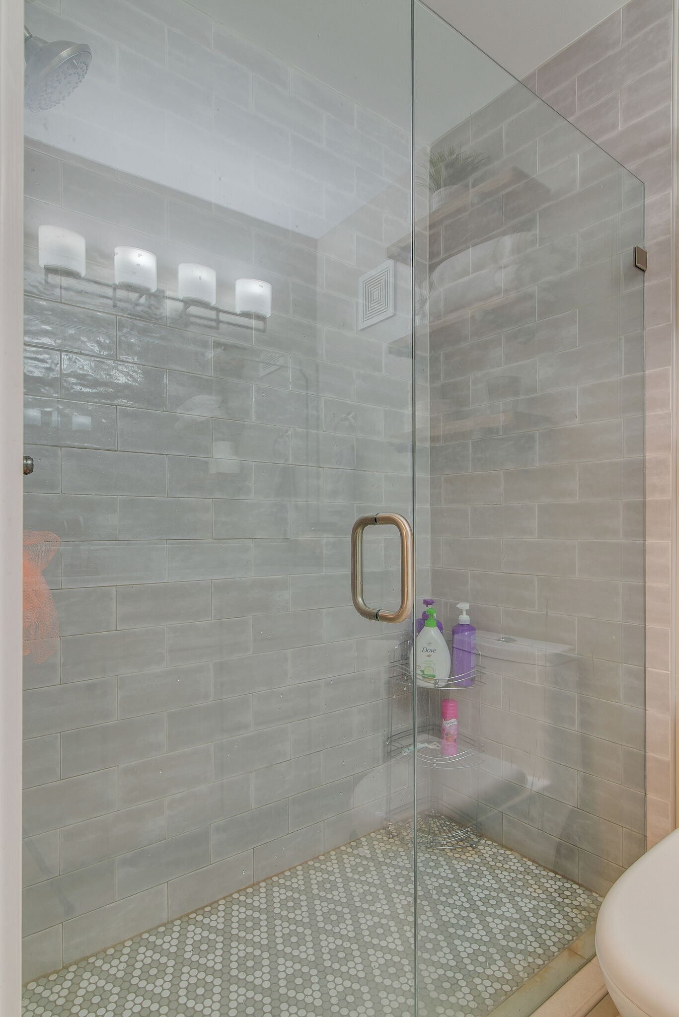1900 Richard Jones Road, Unit R4 Nashville, TN 37215 - Photo 22 of 32 a bathroom with a shower