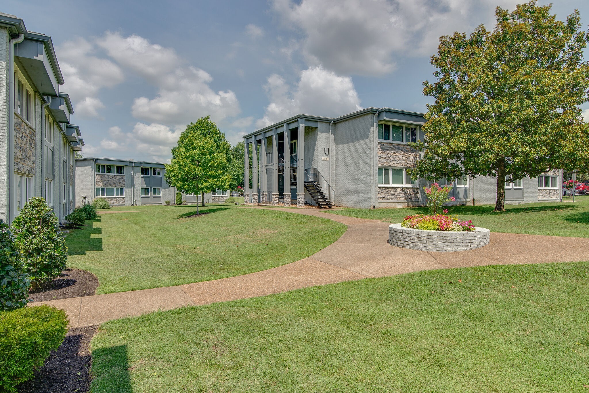 1900 Richard Jones Road, Unit R4 Nashville, TN 37215 - Photo 30 of 32 a view of yard with swimming pool and green space
